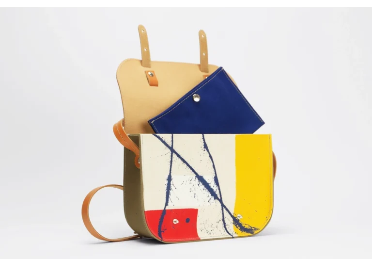 Monébari - Sac besace en toile et cuir  - Édition Une Main d'artiste