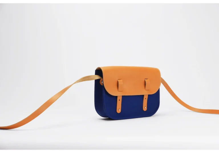 Monébari - Sac besace en toile et cuir - bleu roi