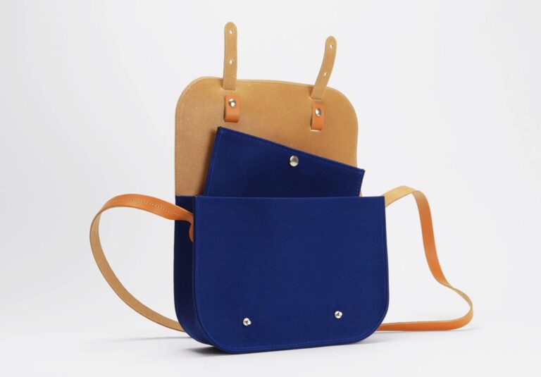 Monébari - Sac besace en toile et cuir - bleu roi