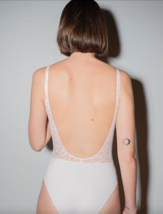 Body La First – Blanc Rosé par la marque BOTT Lingerie BOTT Lingerie - Body La First – Blanc Rosé