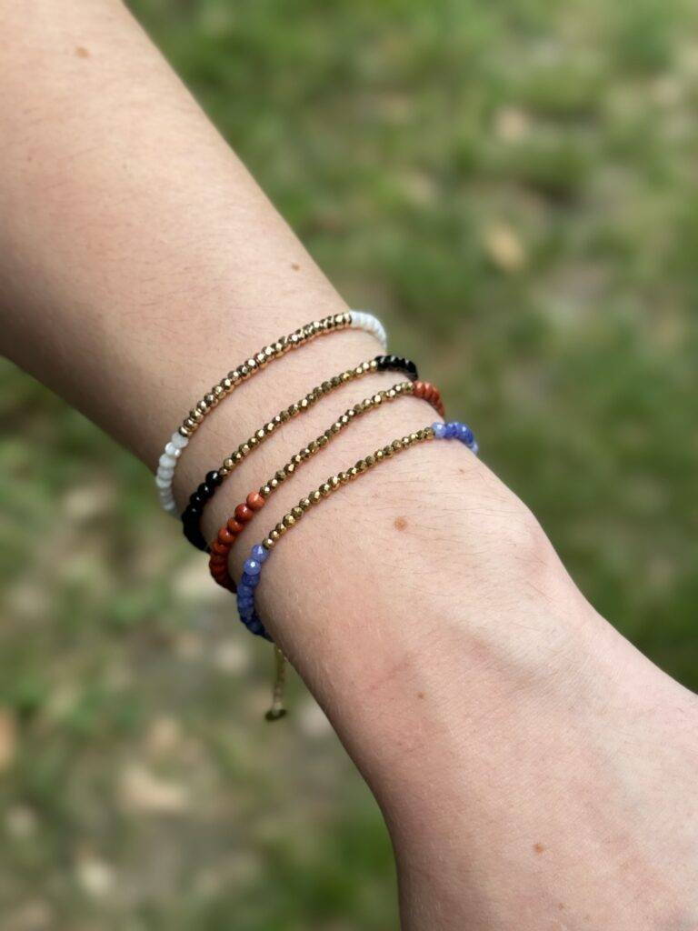Maison Mallow - Bracelet Ava - hématite et sodalite bleue