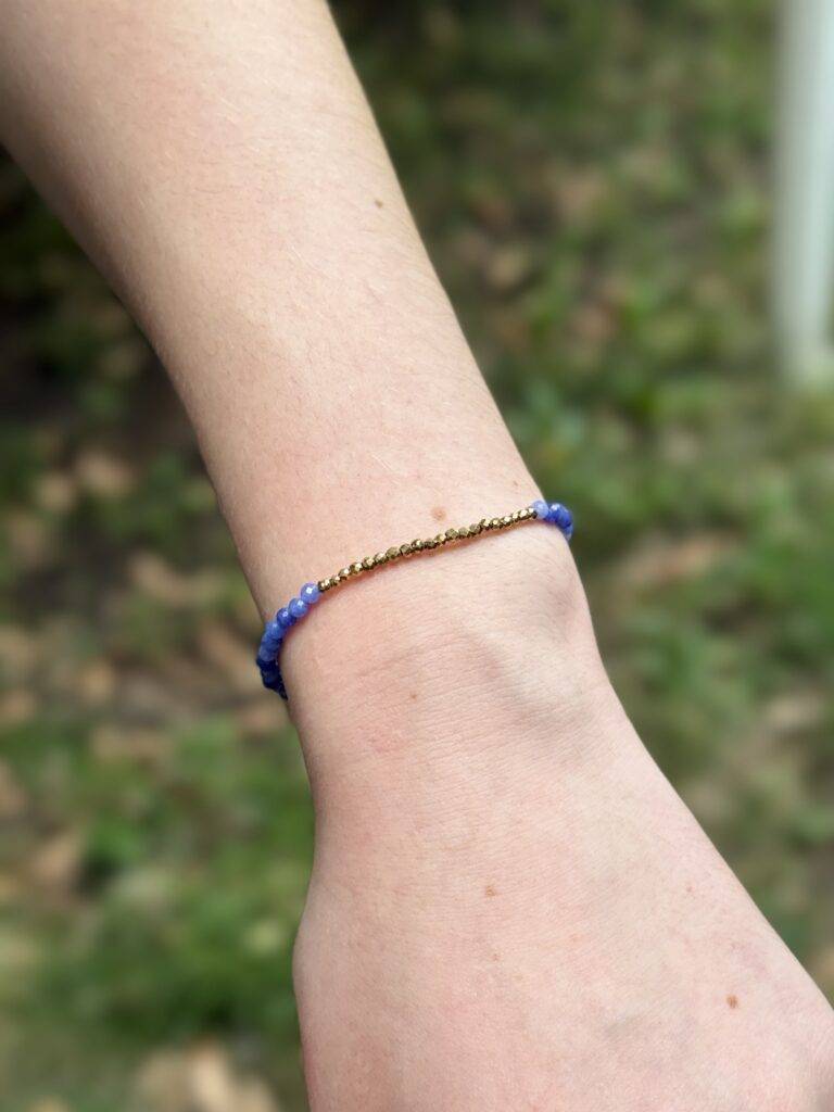 Maison Mallow - Bracelet Ava - hématite et sodalite bleue