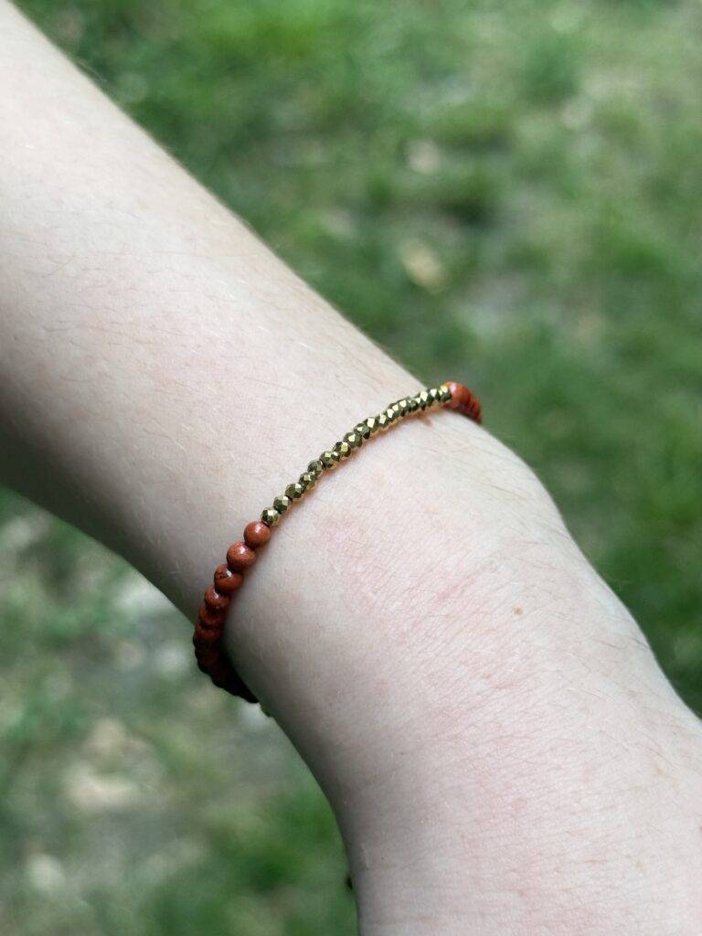 Maison Mallow - Bracelet Ava - jaspe rouge corail et hématite dorée