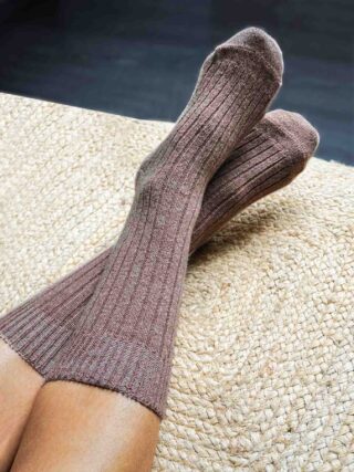 Les Chaussettes Hautes Françaises en Laine – Marron par la marque Maison Tricolore Maison Tricolore - Les Chaussettes Hautes Françaises en Laine – Marron