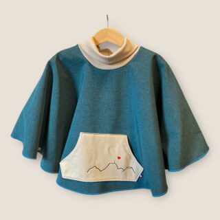 CHO poche Auvergne – Poncho par la marque Les Mômes des Dômes Les Mômes des Dômes - CHO poche Auvergne – Poncho