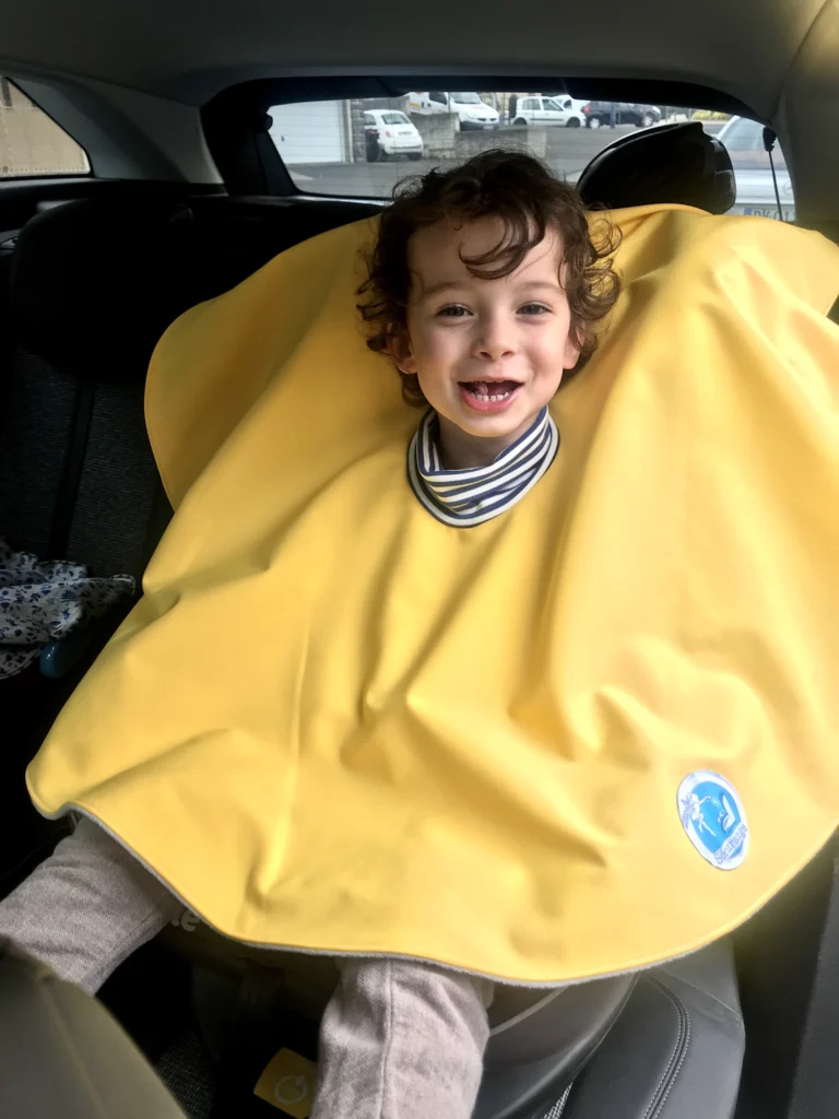 les Mômes des Dômes - CHO Poncho spécial voiture approuvé par Sécurange - Gris – 6 mois - 4 ans