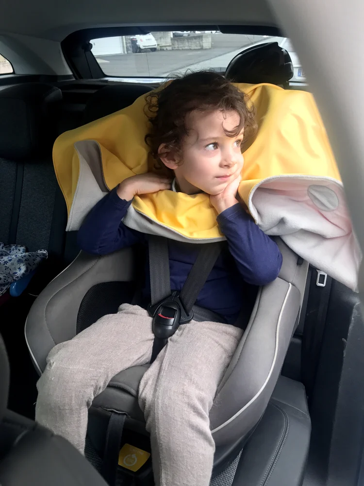 les Mômes des Dômes - CHO Poncho spécial voiture approuvé par Sécurange - Gris – 6 mois - 4 ans