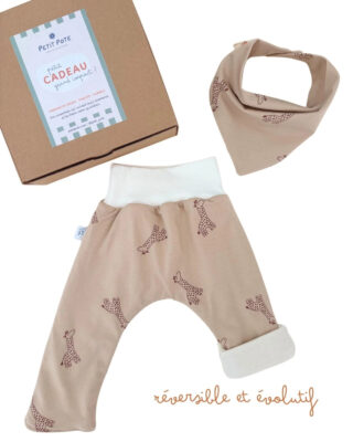 Coffret naissance Sarouel + Bavoir par la marque Petit Pote Petit Pote - Coffret naissance Sarouel + Bavoir
