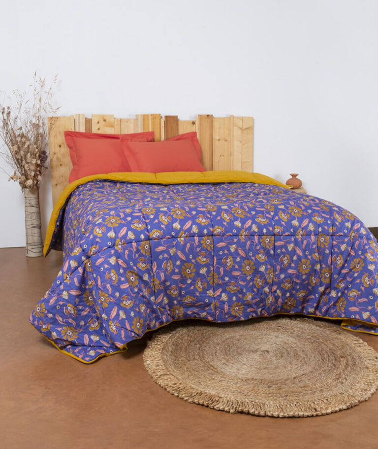 Ardelaine - Couverture piquée en laine - Motif floral Rose et Bleu