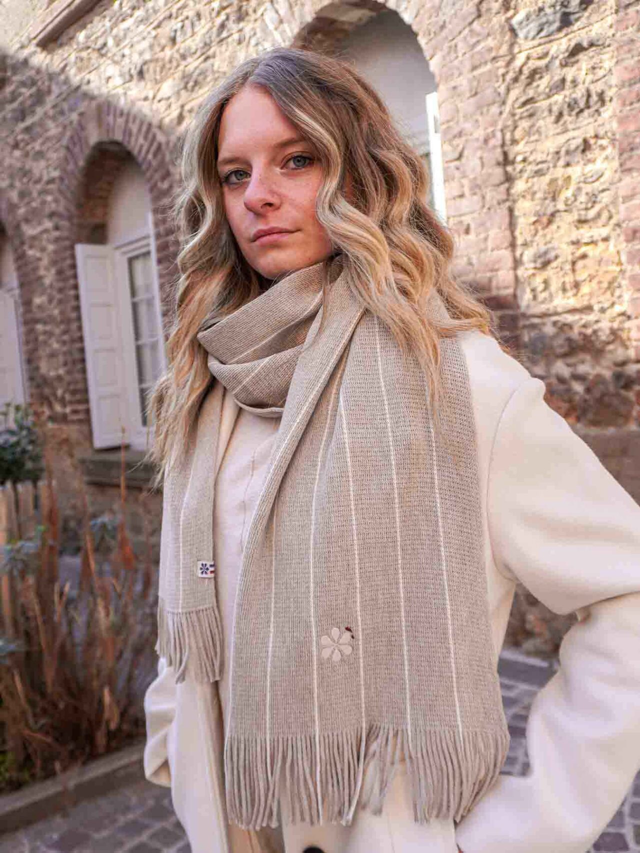 echarpe ultime beige1 728606 Maison Tricolore - L'écharpe Ultime Femme en Laine - Beige