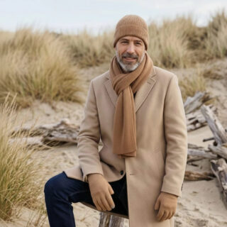Ensemble pure laine mérinos homme : bonnet, écharpe et gants – Camel Aubrac par la marque PALÂBA PALÂBA - Ensemble pure laine mérinos homme : bonnet, écharpe et gants – Camel Aubrac
