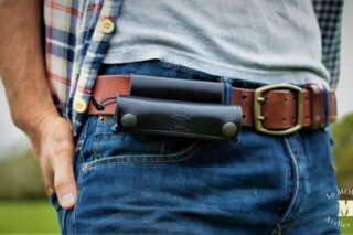 Etui cuir pour couteau pliant par la marque Couteaux Morta Couteaux Morta - Etui cuir pour couteau pliant