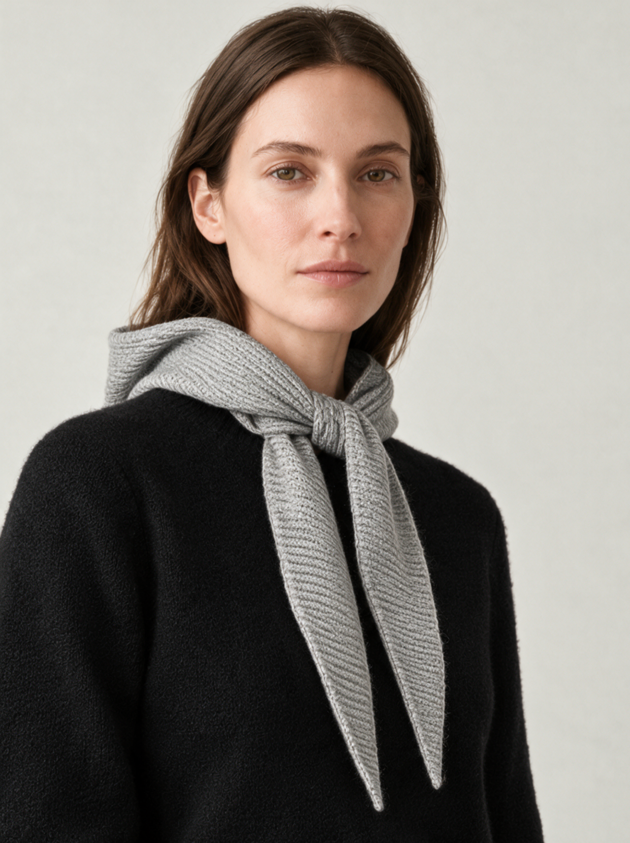 fichesproduit 10 PIPOLAKI - Cagoule écharpe Pietra – Gris clair