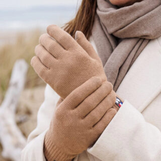 Gants laine mérinos femme – Camel Aubrac par la marque PALÂBA PALÂBA - Gants laine mérinos femme – Camel Aubrac
