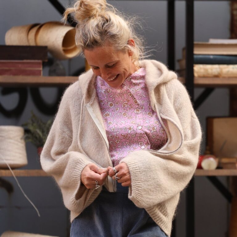 Quintessence - Gilet zippé à capuche Tulia — mohair ficelle – Taille unique
