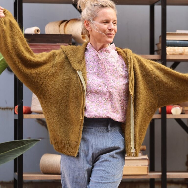 Quintessence - Gilet zippé à capuche Tulia — mohair lichen doré – Taille unique
