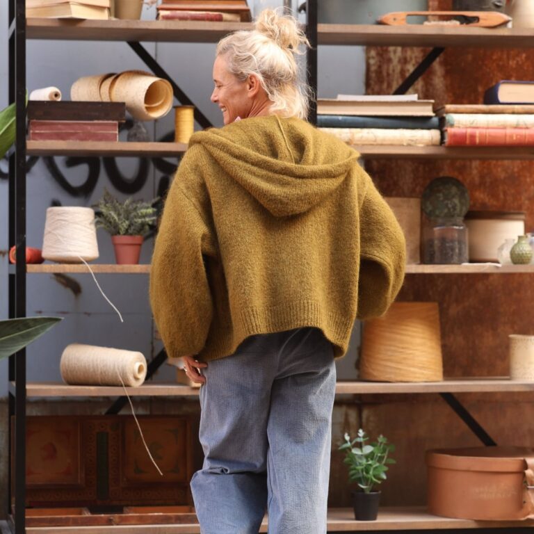 Quintessence - Gilet zippé à capuche Tulia — mohair lichen doré – Taille unique