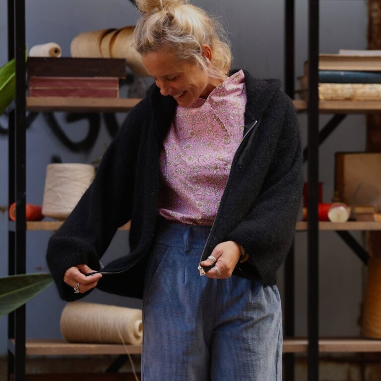 Quintessence - Gilet zippé à capuche Tulia — mohair noir – Taille unique
