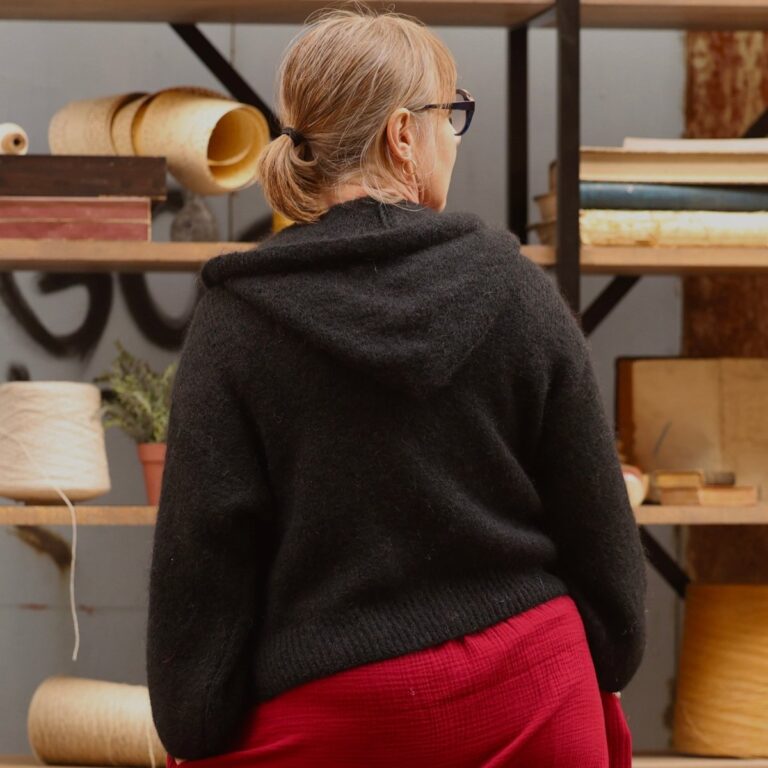 Quintessence - Gilet zippé à capuche Tulia — mohair noir – Taille unique