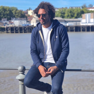 Hoodie zippé homme molletonné marine – Le Week-End par la marque PALÂBA PALÂBA - Hoodie zippé homme molletonné marine – Le Week-End
