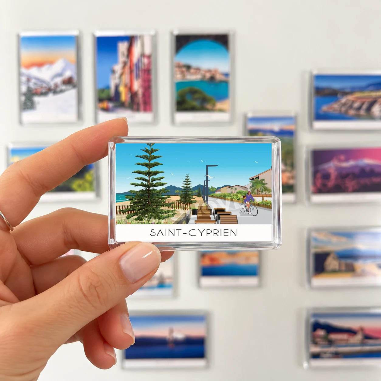 magnet saint cyprien maillol 02 en main Foliove - Magnet Saint-Cyprien Maillol