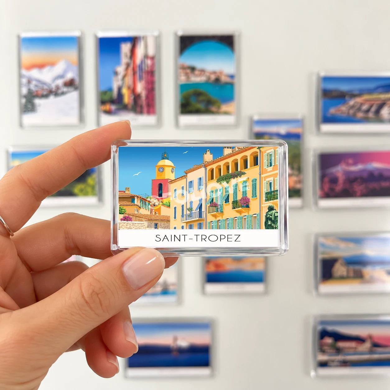 magnet saint tropez 02 en main Foliove - Magnet Saint-Tropez