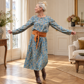 Robe Perrine — Viscose imprimée Esquisse azur par la marque Quintessence Quintessence - Robe Perrine — Viscose imprimée Esquisse azur
