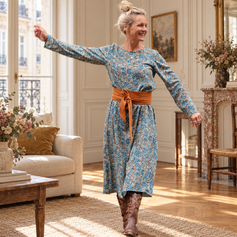Quintessence - Robe Perrine — Viscose imprimée Esquisse azur – XXL
