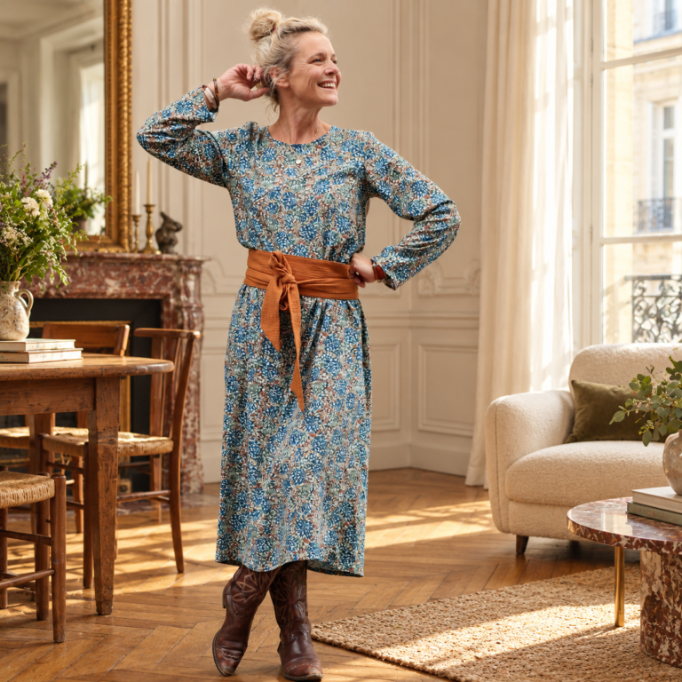 Quintessence - Robe Perrine — Viscose imprimée Esquisse azur – XXL