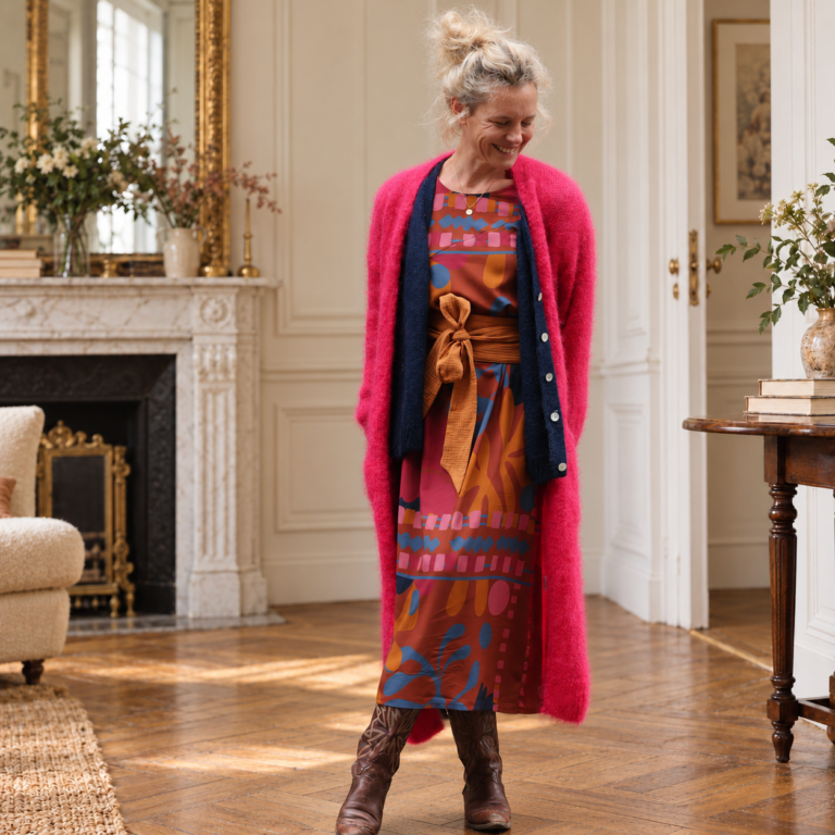Quintessence - Robe Perrine — Viscose imprimée Graphique fauve – XXL