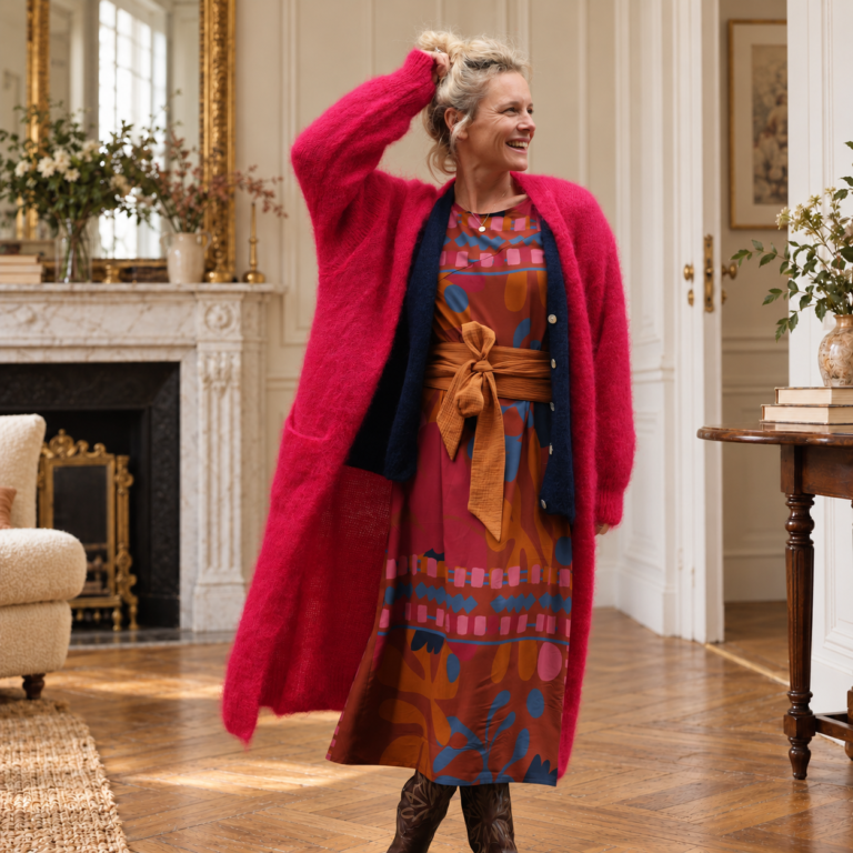 Quintessence - Robe Perrine — Viscose imprimée Graphique fauve – XXL