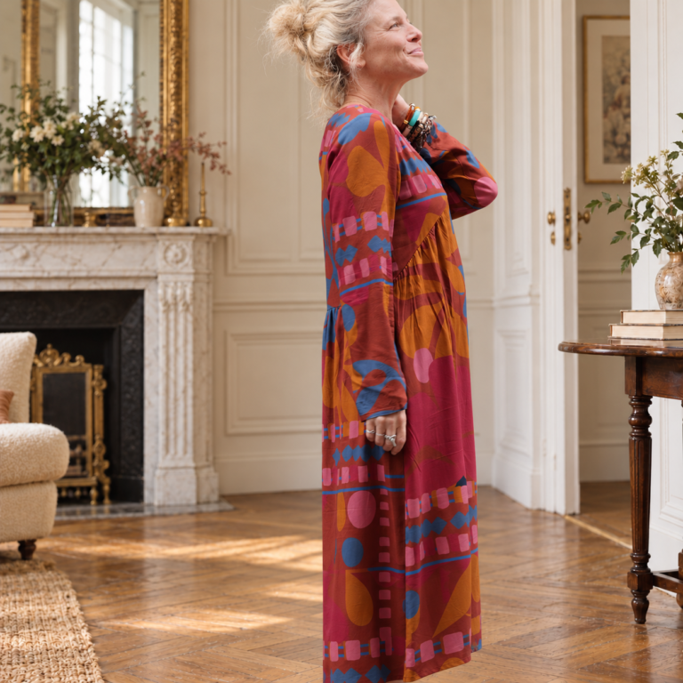 Quintessence - Robe Perrine — Viscose imprimée Graphique fauve – XXL
