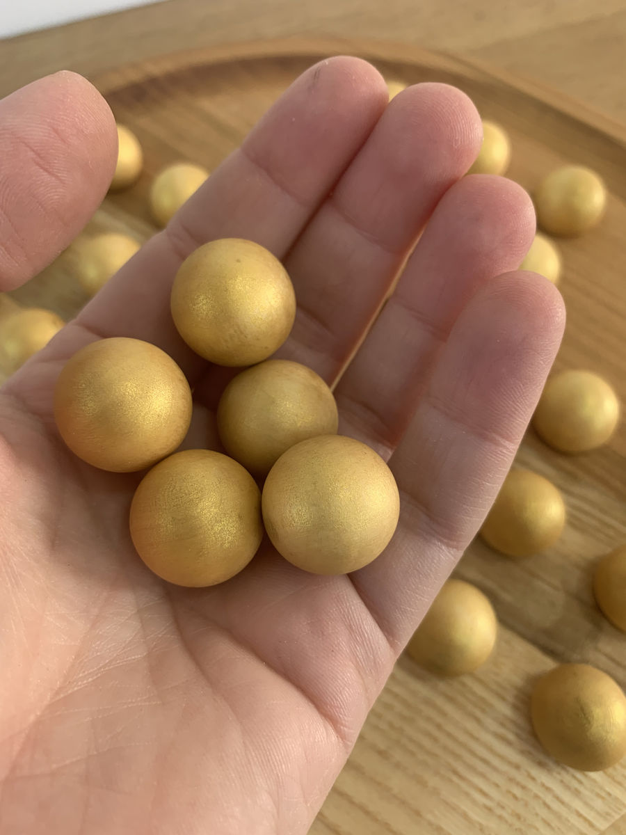 produit solitaire bois massif artisan francais boules bois teintees rubio 2cm 1 seve et Sève et Copeaux - 33 billes de solitaire en bois 2cm