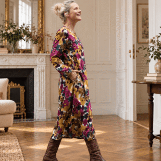 Robe Perrine — Viscose imprimée Brume de grenat par la marque Quintessence Quintessence - Robe Perrine — Viscose imprimée Brume de grenat
