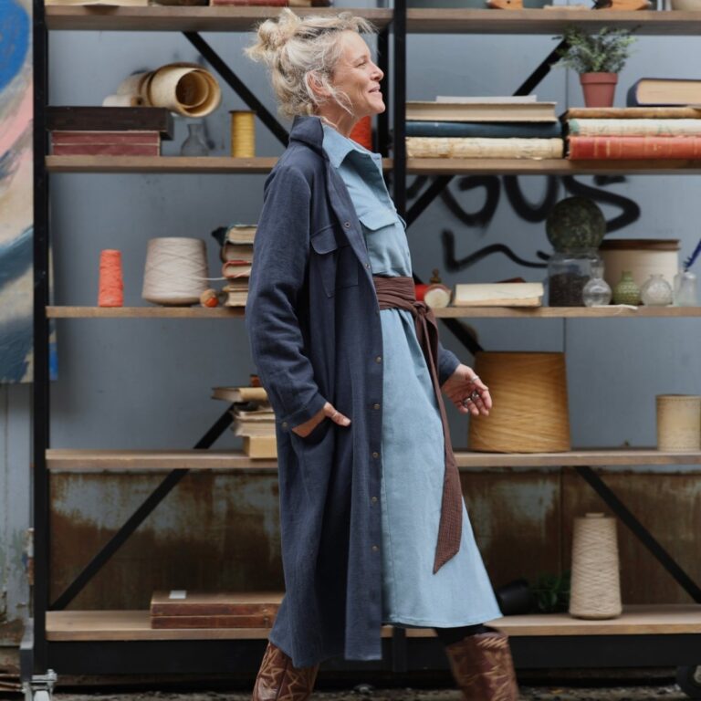 Quintessence - Robe Reine — Velours milleraie bleu nuage – XXL