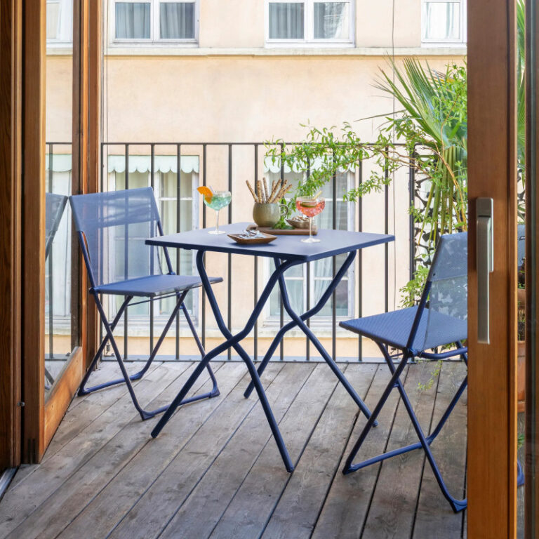 LAFUMA MOBILIER - Set table carrée et deux chaises LAFUMA MOBILIER Balcony - 6 coloris