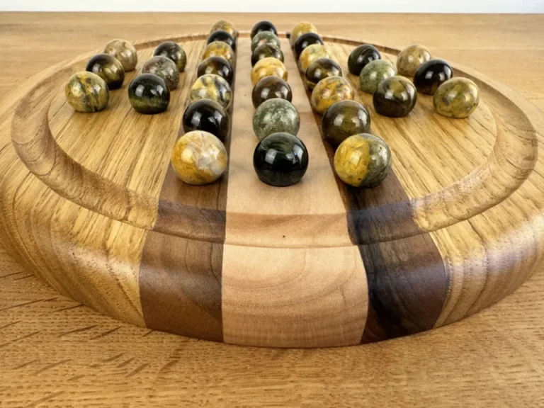 Sève et Copeaux - Solitaire en bois et ses 33 billes en pierre de 2cm - toutes nos pièces uniques – 6
