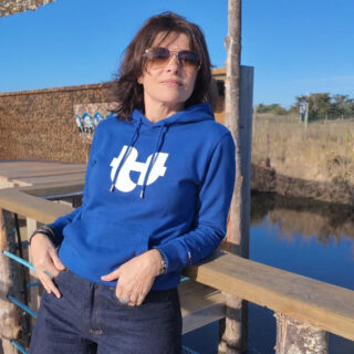 Sweat à capuche femme bleu électrique – Logo PALÂBA par la marque PALÂBA PALÂBA - Sweat à capuche femme bleu électrique – Logo PALÂBA