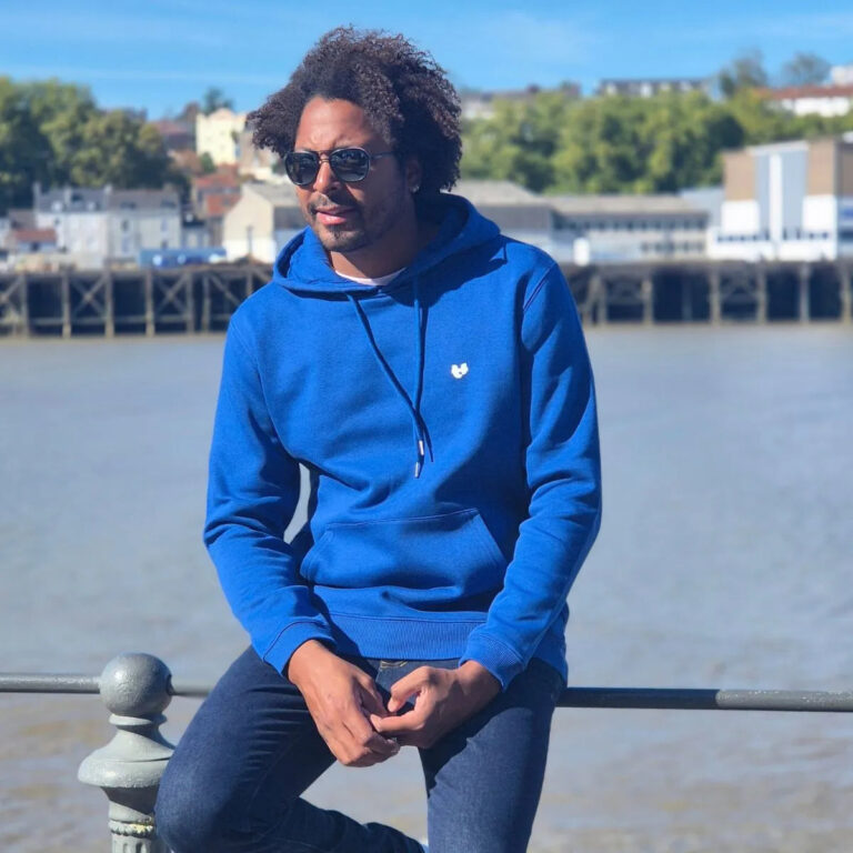 sweat bleu electrique homme made in france PALABA 5b1222cd 4297 40e3 b73d 8aa19b2a8d7d PALÂBA - Sweat molletonné bleu électrique bord côte – XXL