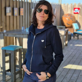 Sweat zippé femme Cœur à capuche — Coupe droite par la marque PALÂBA PALÂBA - Sweat zippé femme Cœur à capuche — Coupe droite